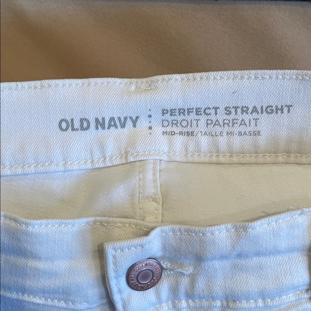 Old Navy White Straight Leg Jeans with Raw Hem - Picture 2 of 3